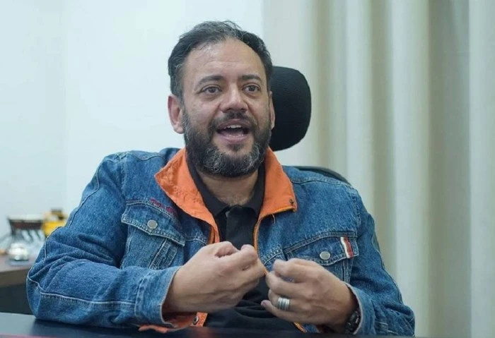 أحمد الدمرداش يكشف سبب ابتعاده عن الفن وتوجهه للايفات التيك توك علق الفنان أحمد الدمرداش، على ظهوره مؤخرا في بث ماشر على منصة الفيديوهات تيك توك، بعد غياب نحو 13 عاما عن الأعمال ال