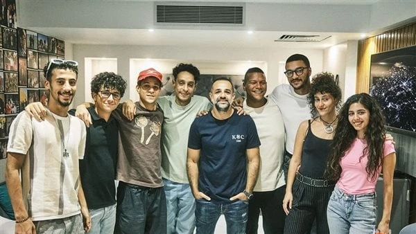 صور جديدة من تصوير فيلم نجوم الساحل لأحمد داش ومايان السيدبدأ المخرج رؤوف السيد صاحب تجربة فيلم الحريفة والذي حقق نجاحا كبيرا فى السينما الموسم