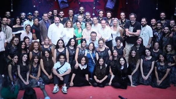 عودة العرض المسرحي حاجة تخوف بحضور سميحة أيوباستأنف أمس الخميس عرض حاجه تخوف علي خشبه مركز الابداع الفني بحضور سيده المسرح العربي سميحه ايوب وباقه من ألمع النجوم على رأسهم حمزه الع