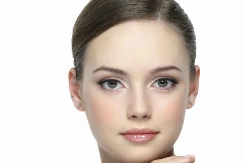 طريقة عمل ماسك ماء الورد والعسل والحليب لترطيب وتفتيح البشرة بخطوات سهلة وسريعة بالمنزليعمل ماسك ماء الورد والعسل والحليب الخام على تغذية طبقات