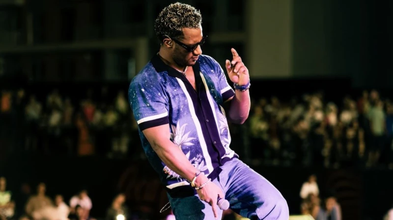 محمد رمضان يتجاهل ضحايا المتحدة ويروج لحفل الساحل تجاهل الفنان محمد رمضان، أحزان الوسط الفني، على رحيل المنتجين الفنيين الأربعة، حسام شوقي وفتحي