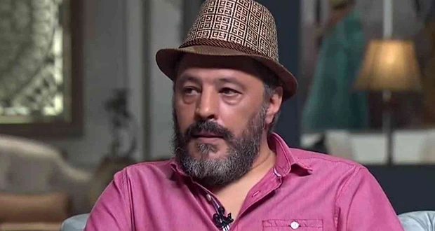 عمرو عبد الجليل يعلق على ضجة صورته مع الطبيب المزيف تعرف على التالي عمرو عبد الجليل يعلق على ضجة صورته مع الطبيب المزيف، متابعة بتجرد أثارت قضية طبيب