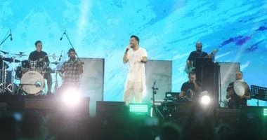 فن: جمهور مهرجان العلمين الجديدة يغنى سقف مع رامي جمال اقرأ في أفاق عربية جمهور مهرجان العلمين الجديدة يغنى سقف مع رامي جمال، تفاعل جمهور رامي جمال مع أغانيه الذي قدمها خلال حفله ب