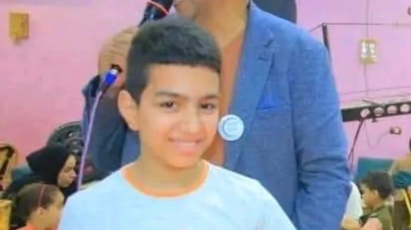 حافظ كتاب الله.. النيران تحرق طفلا حتى الموت في سوهاج على مدار ساعة ونصف ساعة ظلت النيران مشتعلة حول جسد مصطفى النحيل، ولم ينقذه أحد رغم سماع صوت