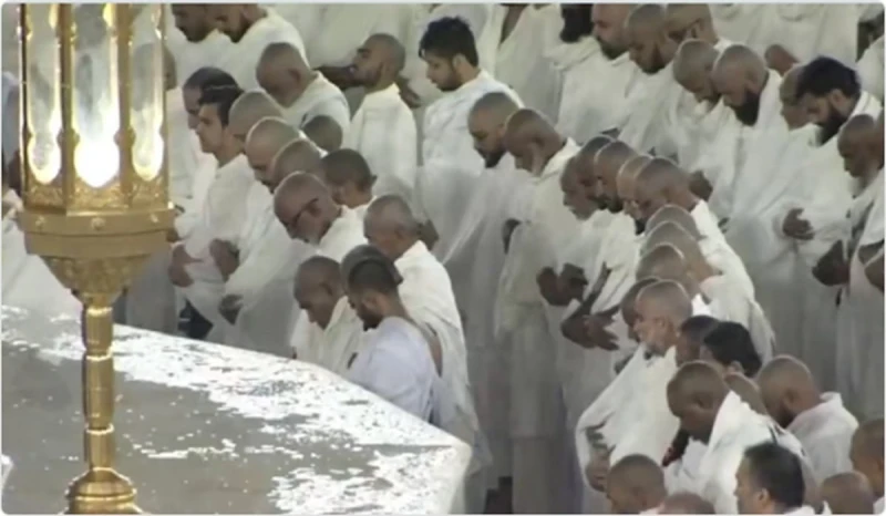 عاجل هطول أمطار غزيرة في الحرم المكي.. فيديوشهد منذ قليل الحرم المكي الشريف اليوم الثلاثاء الموافق 27 أغسطس، هطول أمطار غزيرة تم رصدها بكاميرات الفيديو، حيث غمرت المياه ساحة المسجد