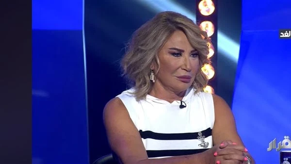 إيناس الدغيدي : عمري 70 سنة ومش خايفة من الموت حلت المخرجة الكبيرة إيناس الدغيدي ضيفة علي برنامج القرار ، والمذاع عبر قناة الغد الفضائية ، حيث ادلت