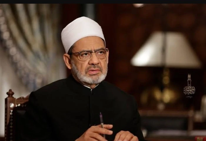 شيخ الأزهر ينعى السفير نبيل العربي وزير الخارجية الأسبق ينعى فضيلة الإمام الأكبر أ.د أحمد الطيب، شيخ الأزهر الشريف، بمزيد من الرضا بقضاء الله وقدره،