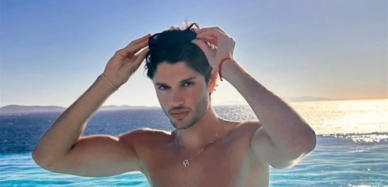 فنون ومشاهير: قام بحركة غريبة.. ابن راغب علامة يثير الجدل خلال تمضيته إجازة صيفية في اسبانيا (صور) شاهد المقال التالي من صحافة لبنان عن قام بحركة