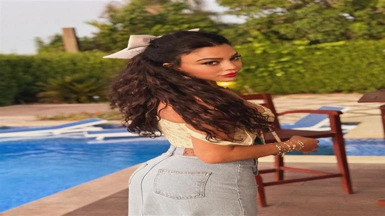 هيفاء وهبي تنشر إطلالة جريئة لها من الساحل.. والجمهور: أيقونة الجمال (صور) تعرف على التالي هيفاء وهبي تنشر إطلالة جريئة لها من الساحل.. والجمهور: