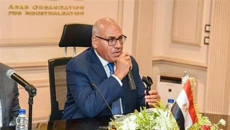 الرئيس السيسي يصدر قرارا بتجديد تعيين اللواء مختار عبد اللطيف رئيسا ل العربية للتصنيعأصدر الرئيس عبد الفتاح السيسي، رئيس الجمهورية، رئيس اللجنة