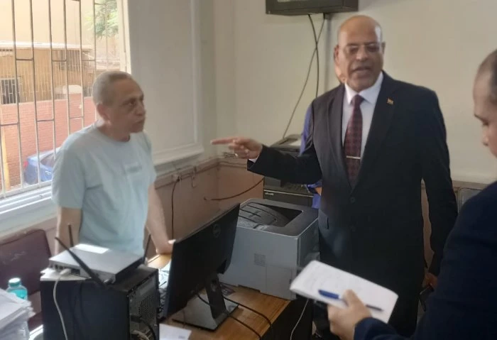 8 زيارات مفاجئة لمحمد جبران لمتابعة سير العمل بمحافظة القاهرة أجري محمد جبران وزير العمل، اليوم الثلاثاء، 8 جولات مفاجئة بمكاتب عمل، وسلامة وصحة