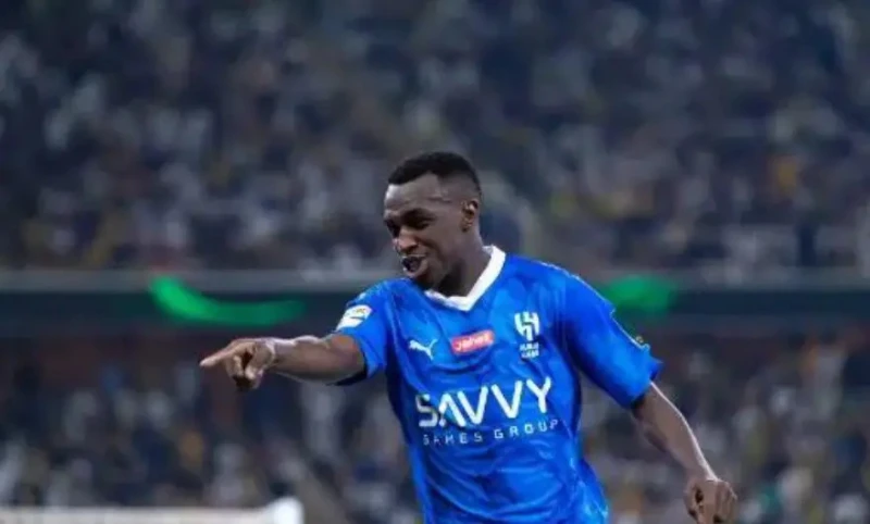 روما يتحرك لضم سعود عبد الحميد ظهير الهلال إعلانات 2 يسعى نادي روما الإيطالي، إلى ضم سعود عبد الحميد ظهير الهلال السعودي، خلال فترة الانتقالات الصيفية الجارية، حسبما كشفت تقارير صح