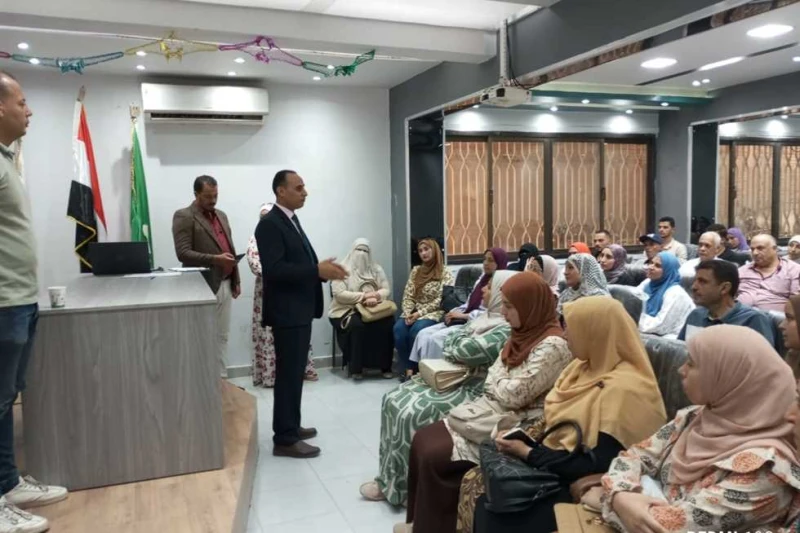 صحة الشرقية تناقش دعم المشروع القومي لميكنة الغسيل الكلوي ناقش الدكتور هاني مصطفى جميعة وكيل وزارة الصحة بالشرقية، مع مشرفات وحدات الكلى الصناعى،