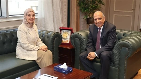وزير الكهرباء يستقبل سفيرة البحرين بالقاهرة لبحث التعاوناستقبل الدكتور محمود عصمت وزير الكهرباء والطاقة المتجددة ، السفيرة فوزية بنت عبد الله زينل