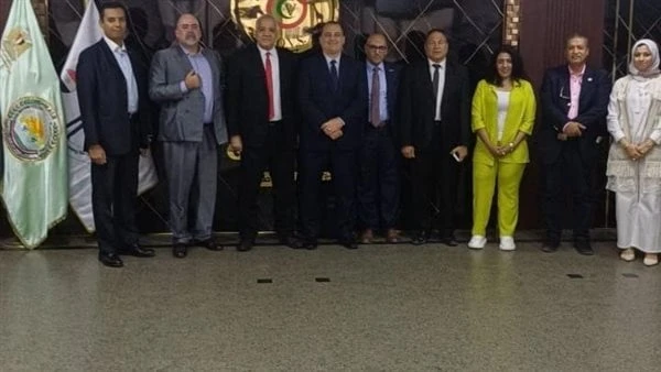 الخدمات البيطرية تبحث التعاون المشترك مع سفراء 5 دول أمريكية وآسيويةاستقبلت الهيئة العامة للخدمات البيطرية سفراء وممثلي دول البرازيل والأرجنتين