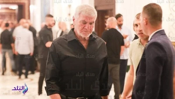 إكرامي وسيد عبد الحفيظ أبرز الحضور في عزاء صلاح حسني صورأقيم عزاء صلاح حسني لاعب الأهلي السابق، ووالد الفنان أحمد صلاح حسني، اليوم من مسجد الشرطة