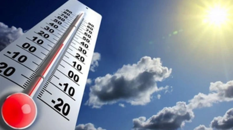 جفاف وضربة شمس.. 6 مخاطر للرطوبة على صحة الإنسان مع ذروة فصل الصيف، وما يتسبب فيه ارتفاع درجات الحرارة والرطوبة معا، من مشاكل صحية للعديد من الأشخاص،