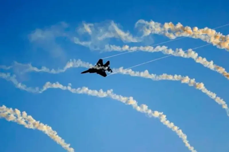 المقاومة اللبنانية تستهدف بأسراب من المسيرات الانقضاضية قاعدة لجيش الاحتلالاستهدفت المقاومة اللبنانية قاعدة محفاة ألون التابعة للعدو الإسرائيلي شمال فلسطين المحتلة باستخدام مسيرات