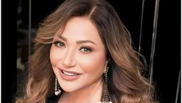ليلى علوى لافاق عربية: لست حماة شريرة وأتمنى السعادة لابنيكشفت الفنانة ليلى علوى عن تعاملها مع زوجة ابنها في حال زواجه وهل يمكن أن تتحول مثل شخصيتها