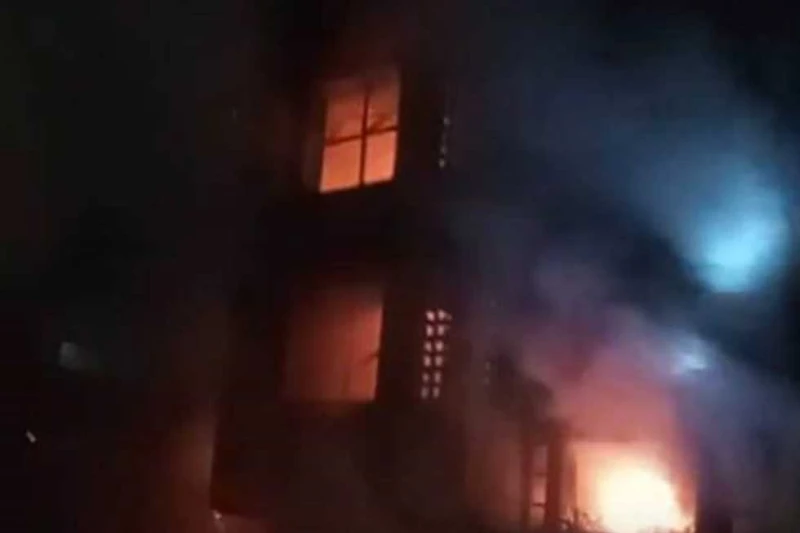 ملحمة محبة بين شباب بني سويف ورجال الإطفاء في إخماد حريق بالكنيسة المطرانية كعادتهم علي مر التاريخ سطر المصريون ملحمة وطنية وتلاحم في مجابهة حريق