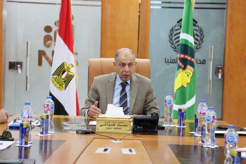 حملات توعية وسيارات متنقلة لتلقى طلبات التصالح في المنيا عقد اللواء عماد كدواني، محافظ المنيا، اجتماعا موسعا بحضور اللواء أركان حرب ياسر عبدالعزيز،