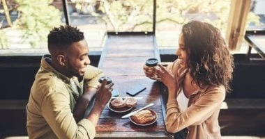 إتيكيت أول خروجه بعد الخطوبة.. النظافة الشخصية أساسية واحترام الوقت مهم المرأة والمنوعات المرأة والمنوعات، إتيكيت أول خروجه بعد الخطوبة النظافة