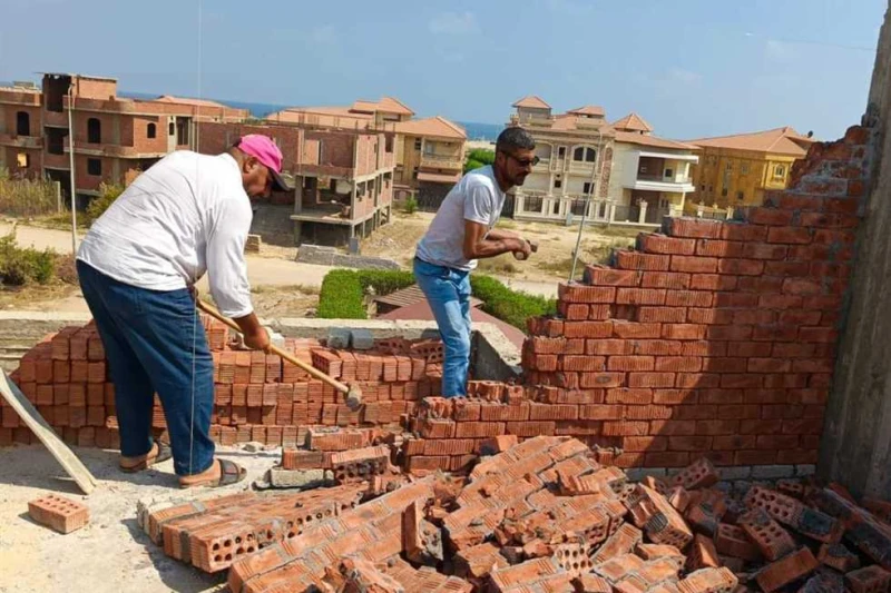 حملات مكبرة لإزالة مخالفات البناء بمدن 6 أكتوبر والعاشر من رمضان ودمياط وسوهاج الجديدتين نفذت الإدارات المختصة بأجهزة تنمية مدن 6 أكتوبر، والعاشر من