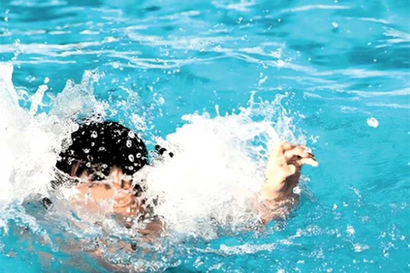 نجاة 7 أشخاص من الموت غرقا بشاطئي العريش والشيخ زويد نجا 7 أشخاص من الموت غرقا في شاطئي العريش والشيخ زويد بشمال سيناء، وتم نقلهم للمستشفى وحالتهم