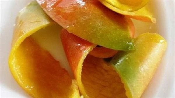 لا تستغنى عنه بعد اليوم .. استخدامات مدهشة لقشر المانجو يعد قشر المانجو من الأشياء التي يتجاهلها الكثير ويستغنى عنها بالرغم من فوائده الكثيرة، حيث أثبتت الدراسات ان المانجو تحتوي ع