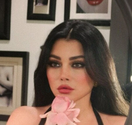 بعد ظهورها في الساحل الشمالي.. هيفاء وهبي: حب الناس نعمتي صورشاركت الفنانة هيفاء وهبي، المتابعين عبر حسابها الرسمي بموقع تداول الصور والفيديوهات