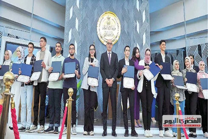 عاجل.. التعليم تعلن القائمة الجديدة لأوائل الثانوية العامة بعد التعديل (تفاصيل) أعلن مكتب التنسيق التابع لوزارة التعليم العالي والبحث العلمي، قائمة