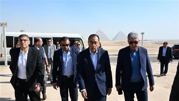 رئيس الوزراء يتفقد أعمال تطوير مدخل المنطقة الأثرية بهضبة الأهرامتفقد الدكتور مصطفى مدبولي، رئيس مجلس الوزراء، أعمال تطوير مدخل المنطقة الأثرية بهضبة