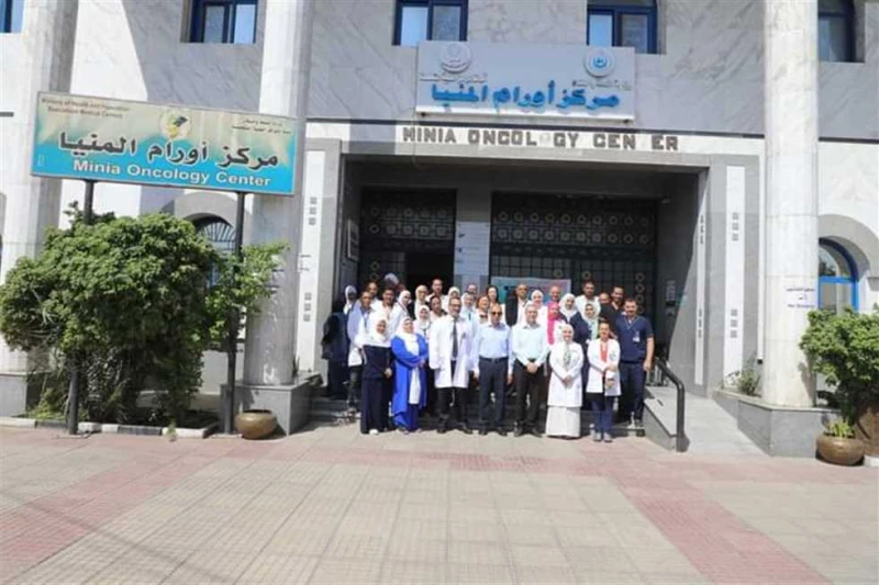 محافظ المنيا يتابع الخدمات المقدمة للمرضى بمعهد الأورام تابع اللواء عماد كدوانى محافظ المنيا، صباح اليوم، انتظام سير العمل داخل مركز الأورام، وذلك في