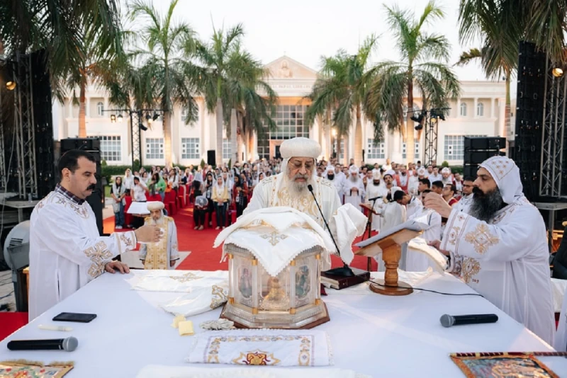 بالصور البابا تواضروس الثاني ومجموعة نقاشية ضمن برنامج ملتقى لوجوس الرابع للشباببالصور البابا تواضروس الثاني ومجموعة نقاشية ضمن برنامج ملتقى لوجوس