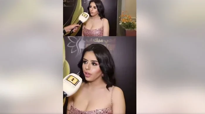 البت دي بتحب أربعة في وقت واحدبعض الصفحات على السوشيال ميديا ومواقع التواصل الاجتماعي بتنزل تحضر مهرجانات فنية على قدها، وبيشارك فيها بنات كتير