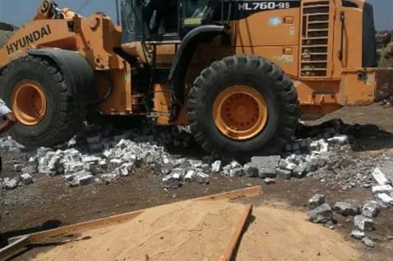 إزالة 14 حالة تعدي على الأراضي الزراعية وأملاك الدولة في الشرقية أكد المهندس حازم الأشموني محافظ الشرقية، إستمرار تنفيذ المرحلة الثانية من الموجة ال