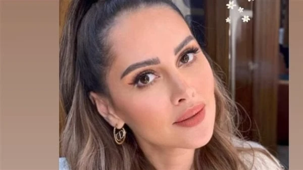 بابتسامة مشرقة .. ياسمين رئيس تبرز جمال ملامحهاشاركت الفنانة ياسمين رئيس متابعيها بإحدى اللقطات عبر حسابها الشخصي بموقع تبادل الصور والفيديوهات