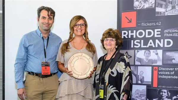 البوابة ستار: فوز فيلم 196 متر بجائزة أفضل فيلم روائي بمهرجان فليكرز رود آيلاند السينمائي اقرأ في أفاق عربية فوز فيلم 196 متر بجائزة أفضل فيلم روائي