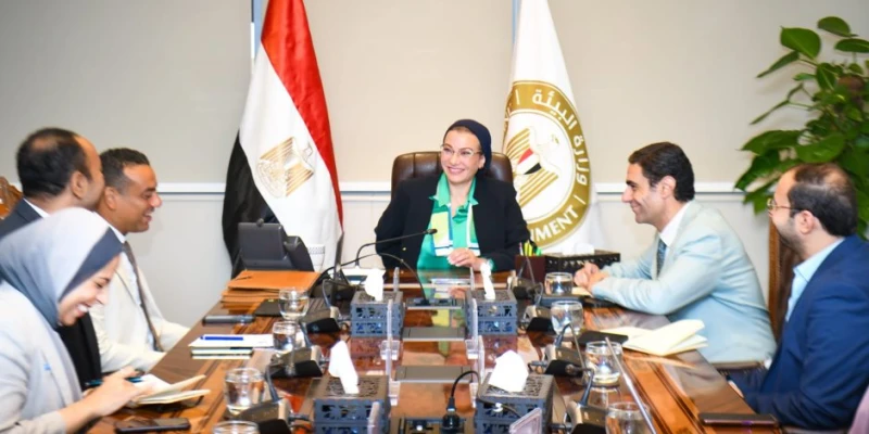 وزيرة البيئة: نهدف لخلق نموذج لمدن مصرية مستدامة تمهد للانتقال الأخضر ويمكن تكرارها عربيا ناس وخدمات شاهد المقال التالي من صحافة مصر عن وزيرة البيئة