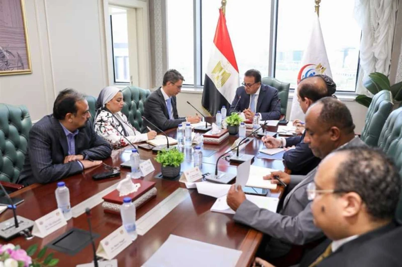 وزير الصحة يستقبل وفد البنك الدولي لبحث التعاون في ملف التنمية البشرية استقبل الدكتور خالد عبدالغفار نائب رئيس مجلس الوزراء وزير الصحة والسكان،