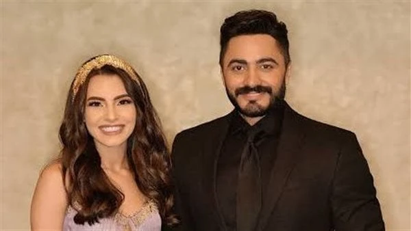 يشرفني يا كوكي.. تامر حسني يستجيب لطلب كارمن سليمان لتقديم دويتو معهاستجاب الفنان تامر حسني لطلب وأمنية كارمن سليمان في عمل ديوتو غنائي معه، وذلك خلال تصريحها ذلك عبر قناة هى مع ال