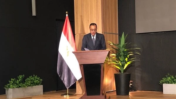 مدبولي: جذب استثمارات جديدة فتح أسواق التصدير وإعادة تشغيل المصانع المتعثرةقال الدكتور مصطفى مدبولي رئيس مجلس الوزراء أنه تم عرض خطة عاجلة للنهوض بالصناعة على الرئيس السيسي .وأضاف