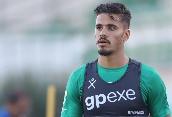 الزمالك يعلن التعاقد رسميا مع المغربي محمود بنتايك أعلن مجلس إدارة نادي الزمالك عن التعاقد رسميا مع المغربي محمود بنتايك، الظهير الأيسر لفريق سانت