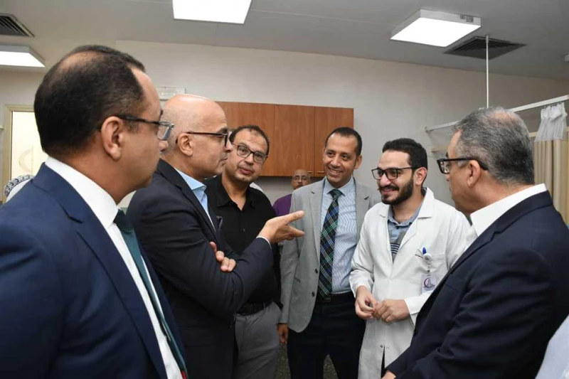 رئيس جامعة عين شمس يتفقد مستشفيات التخصصي والدمرداش والطوارئ أجرى الدكتور محمد ضياء زين العابدين رئيس جامعة عين شمس اليوم الإثنين، جولة تفقدية لأقسام