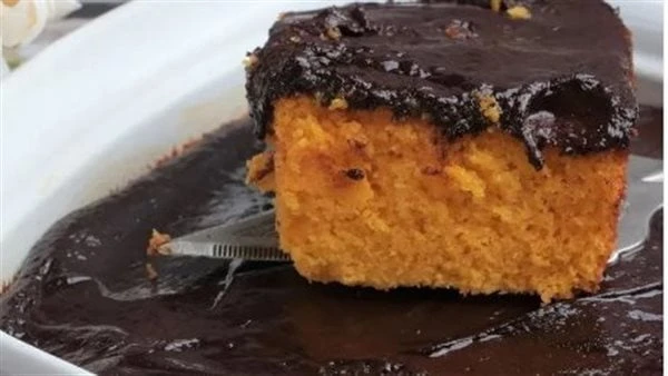 طريقة عمل كيك الجزر الناعم بمذاق لا يقاومكيك الجزر الناعم من الحلويات الشهية و اللذيذة التي يمكنك إعدادها وتقديمها لأفراد أسرتك أو ضيوفك في المنزل.قدمت الشيف منال العالم، عبر حسابه