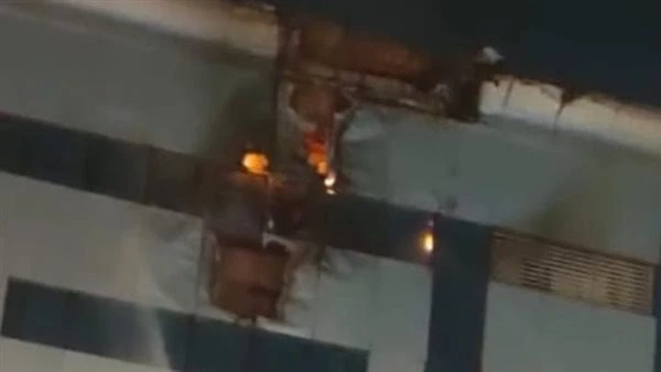 حريق داخل مستشفى مصر للطيران.. والدفع ب4 سيارات إطفاء اندلع حريق داخل مستشفى مصر للطيران بمصر الجديدة مساء الأحد.تلقى حكمدار القاهرة إخطارا من إدارة