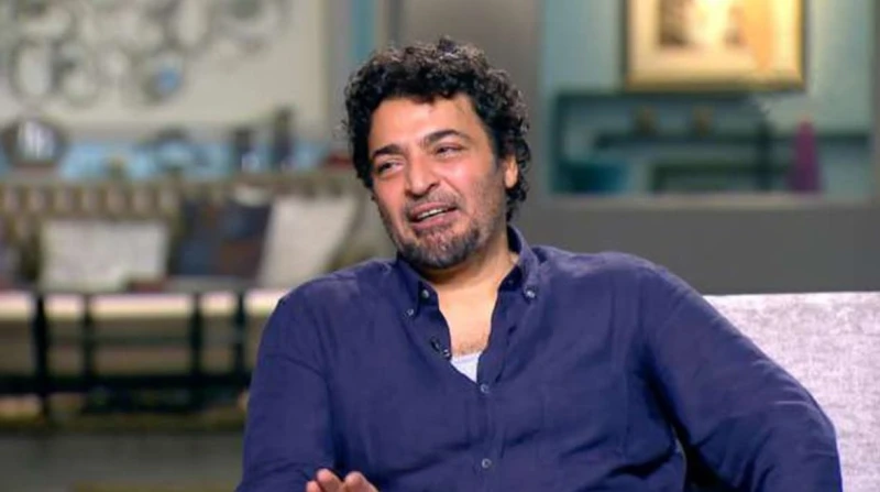 حميد الشاعري يتجاهل فيديو الحلاق: أترك الباقي لله تجاهل الفنان حميد الشاعري، أزمته مع الحلاق محمد نادر، الذي ادعى أنه سبه وقذفه بأبشع الألفاظ، وألقى