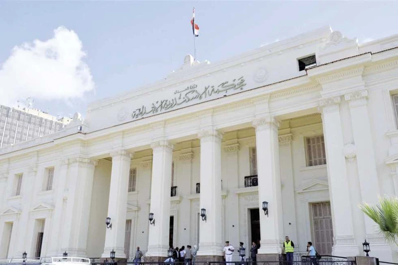 عثر بحوزته على كيس هيروين.. المؤبد لموظف سرق هاتف محمول بالإسكندرية قضت محكمة جنايات الإسكندرية، بمعاقبة موظف بالسجن المؤبد غيابيا وتغريمه مبلغ مالي قدرة مائة ألف جنيه عما أسند إلي