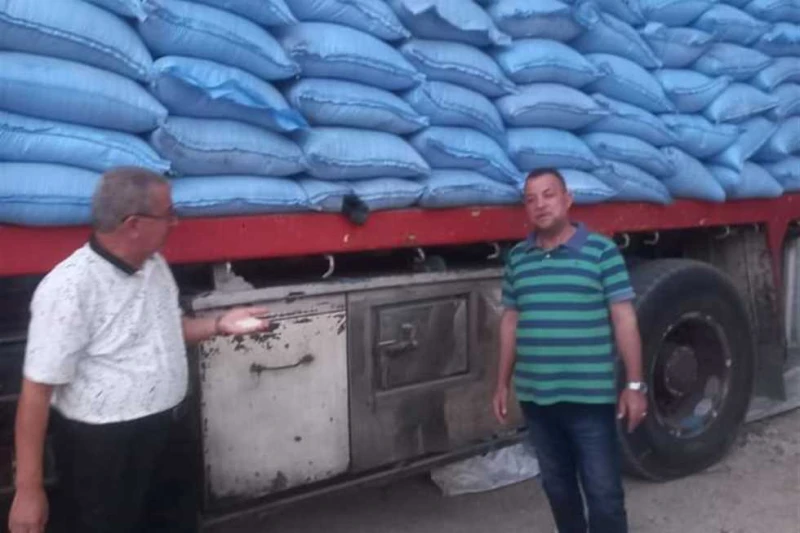 ضبط 20 طن أرز أبيض معبأ داخل عبوات أعلاف في حملات رقابية بالشرقية كثفت الأجهزة الرقابية بالشرقية، بالتنسيق مع مباحث التموين، وجهاز حماية المستهلك،