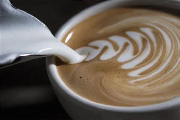 حليب الصويا في القهوة.. حل صحي لخفض ضغط الدم وتقليل الالتهابات متفرقات متفرقات، حليب الصويا في القهوة حل صحي لخفض ضغط الدم وتقليل الالتهابات،حليب الصويا في القهوة حل صحي لخفض ضغط ا